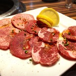 Yakiniku Kankokuryouri Nikuzo - 