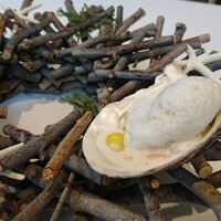 ad hoc  - フォアグラムースと牡蠣のアイスクリーム。