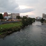 盛楼閣 - 開運橋（北上川）※食後の散策にちょうど良いです。