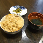 Yuimaru - 炊き込みご飯とわかめスープ