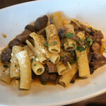 Petalo - 鴨モモ肉とマッシュルームの赤ワインラグーショートパスタ