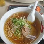 百華扇 - 醤油ラーメン。