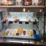 レ・グーテ - ゼリーもカラフルで豊富