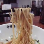 鴨と鶏 中華そば  大林 - ちょっと固めで弾力のある麺(2020年8月)