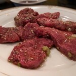 焼肉レストラン 松の実 - 上タン塩