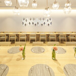 オールデイダイニングリートス - 会話も弾む、明るい店内