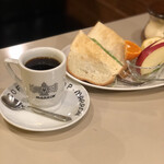 喫茶 マロン - ランチのツナカレートーストサンドと珈琲