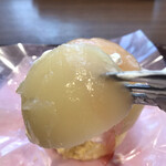 ヤマザキプラザ - 桃のケーキ４４０円。コンポートされた桃、桃のゼリー、桃のクリームを使用した、贅沢なケーキです。とても美味しくいただきました（╹◡╹）