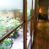 石ばし - お店の中は落ち着きが合ってとてもよいです