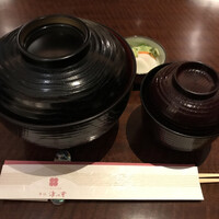 赤坂 津つ井 総本店 - 重厚感のある高級丼です。