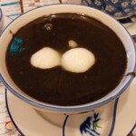 AH CHEW DESSERTS - 黒ごまのコクと香りがまろやかな温かい黒ごまペースト、甘みはあっさり控えめでやや薄味