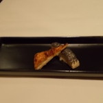 オレキス - 最初の一口、パイ（チーズとレモングラス風味）