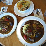 紅茶の店 ARIEL - 野菜カレーとグラタン風チーズカレー