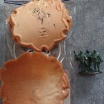 Nakamura Ya Senbei Ten - さくらせんべい８枚入　220円　表と裏