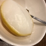 炭火焼肉 新家 - さっぱりしたデザートが食べた〜い！焼肉屋によくある　レモンシャーベット