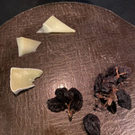 マリヨンヌ - チーズと干しぶどう