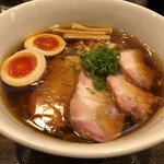 櫻井中華そば店 - 特製中華そば醤油（1070円）