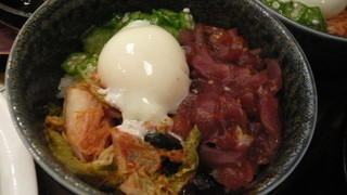 Akabee - 鮪スタミナ丼　温玉のせ！ワイルドだけど味はマイルドだぜぇ～