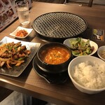 焼肉・韓国料理 KollaBo - 肉野菜炒め＆純豆腐チゲ定食