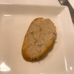 ル・マルカッサン - アミューズ　豚のリエット
      パリパリのバケットに塗られています