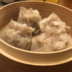 中国料理 旦 - 豚肉と玉ねぎの焼売3ヶ(¥330)