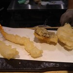 Tempura To Wain Ooshio - 左から、海老、海老、白身魚、鶏むね肉