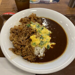 すき家 - オム牛カレー並【790円】