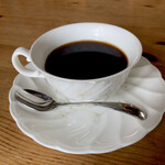 おか亭 - 丁寧に淹れられたコーヒー