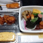 おにぎり屋 いち - 料理写真:２個入おにぎり弁当(500円税込)、串カツ(100円税込)、から揚げ３個入り(250円税込)、玉子焼き(100円税込)