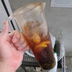 ブラウンオニオンカレーファクトリー - サービスのアッサムティー。