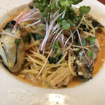 西大寺バル - 広島産牡蠣とほうれん草のクリームパスタ