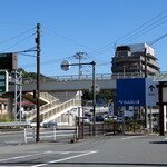 うなぎ亭 友栄 - 海側を見れば、国道1号線(137号線)から西湘バイパスと小田原厚木道路へと繋がります。