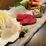 Sushi No Isomatsu - 刺身の盛り合わせ。