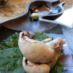 うなぎ亭 友栄 - 肝は少しグロテスクなくらい大きいです。