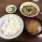 三原屋食堂 - もつ煮定食