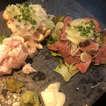 鶏料理・水炊きのお店 シリウス - 鶏刺の盛り合わせ。