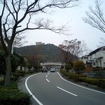 おらが茶屋 - ②おらが山の山頂におらが茶屋が見えます