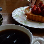 カフェ・オリーブ - コーヒーといちごタルト