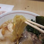 北海道らーめん とんとことん - 麺はやや太め