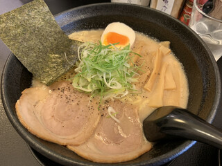 Arajin - 醤油豚骨ラーメン　私はこちら派