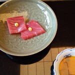 菊乃井 - マグロに辛子と黄身醤油
