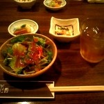 郷酒 - おぼろ豆腐とお漬け物とサラダです