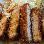 萬来 - 上ロースカツ断面
