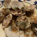 カサ・デ・フジモリ - ハマグリの白ワイン蒸し