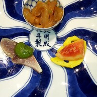 series - 黒酢の締め鯖　椒麻ソース･大連産くらげ　柚子風味･蓮根ビクルス無花果の甘露酒漬け