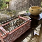 柚木元 - 窓越しに鮎焼き