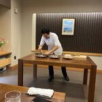 柚木元 - 盛り付け調理も目の前で