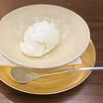 柚木元 - ヤギミルクのアイス