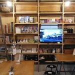 城小屋 マルコ - 書棚