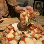 Pizzeria Osteria e.o.e - トロトロ〜